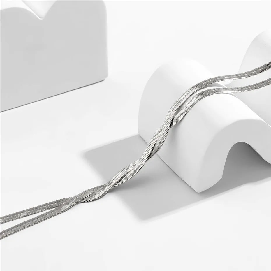 Elegante lange halsketting met verstelbaar slangendesign