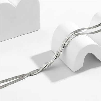 Elegante lange halsketting met verstelbaar slangendesign