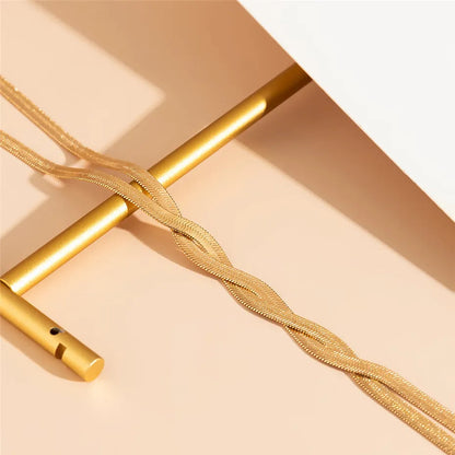 Elegante lange halsketting met verstelbaar slangendesign