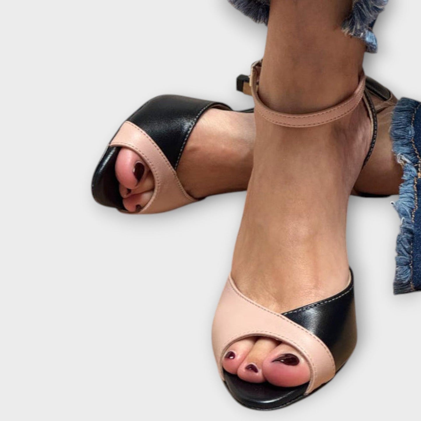 Noirella – Twee Kleurige Elegantie in Roze