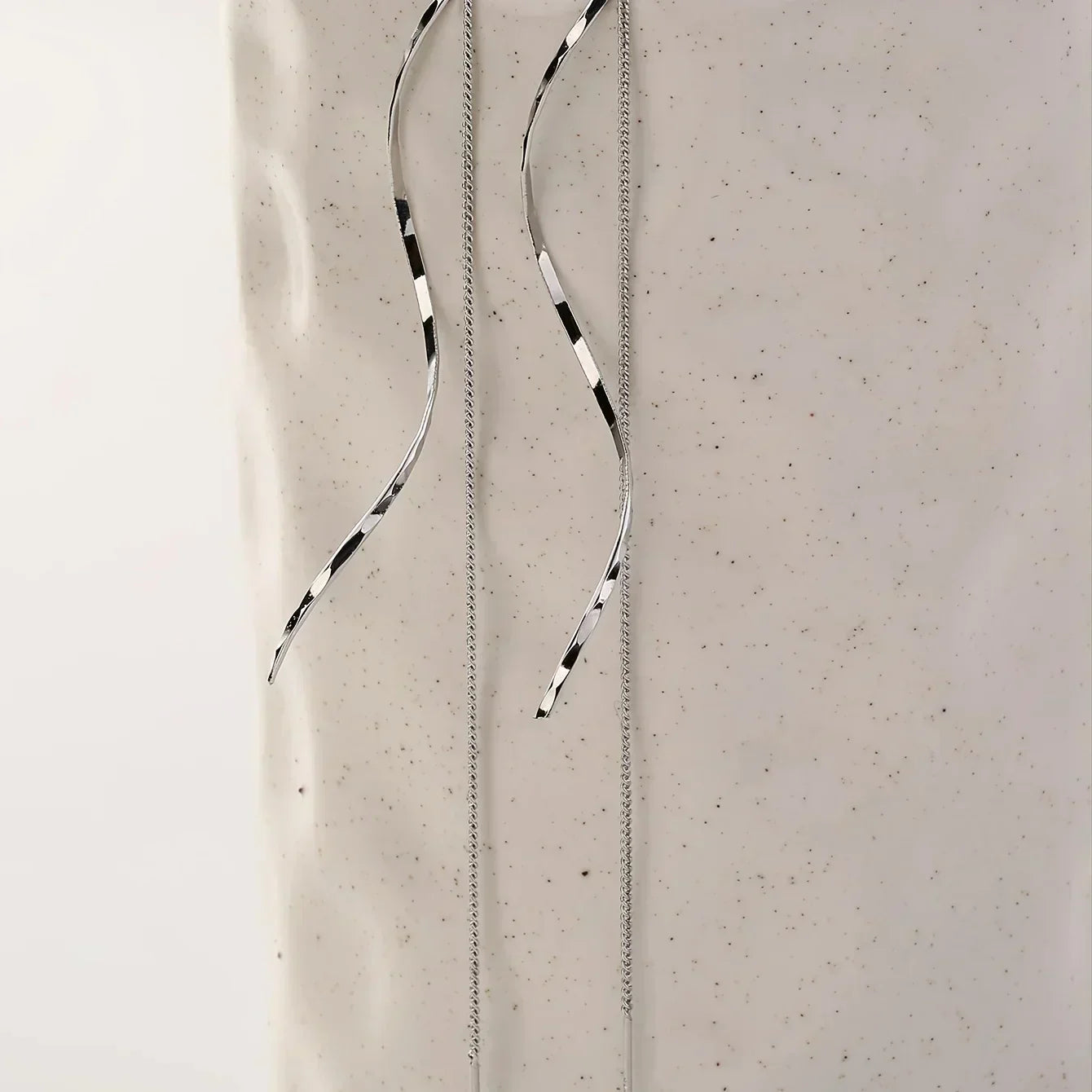 Lange Oorbellen met Golfvormig Ontwerp