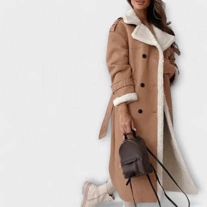 Maria – Lange klassieke jas met fleece voering en teddy kraag